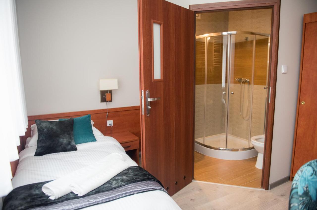 Geris Lejlighedshotel Częstochowa Eksteriør billede